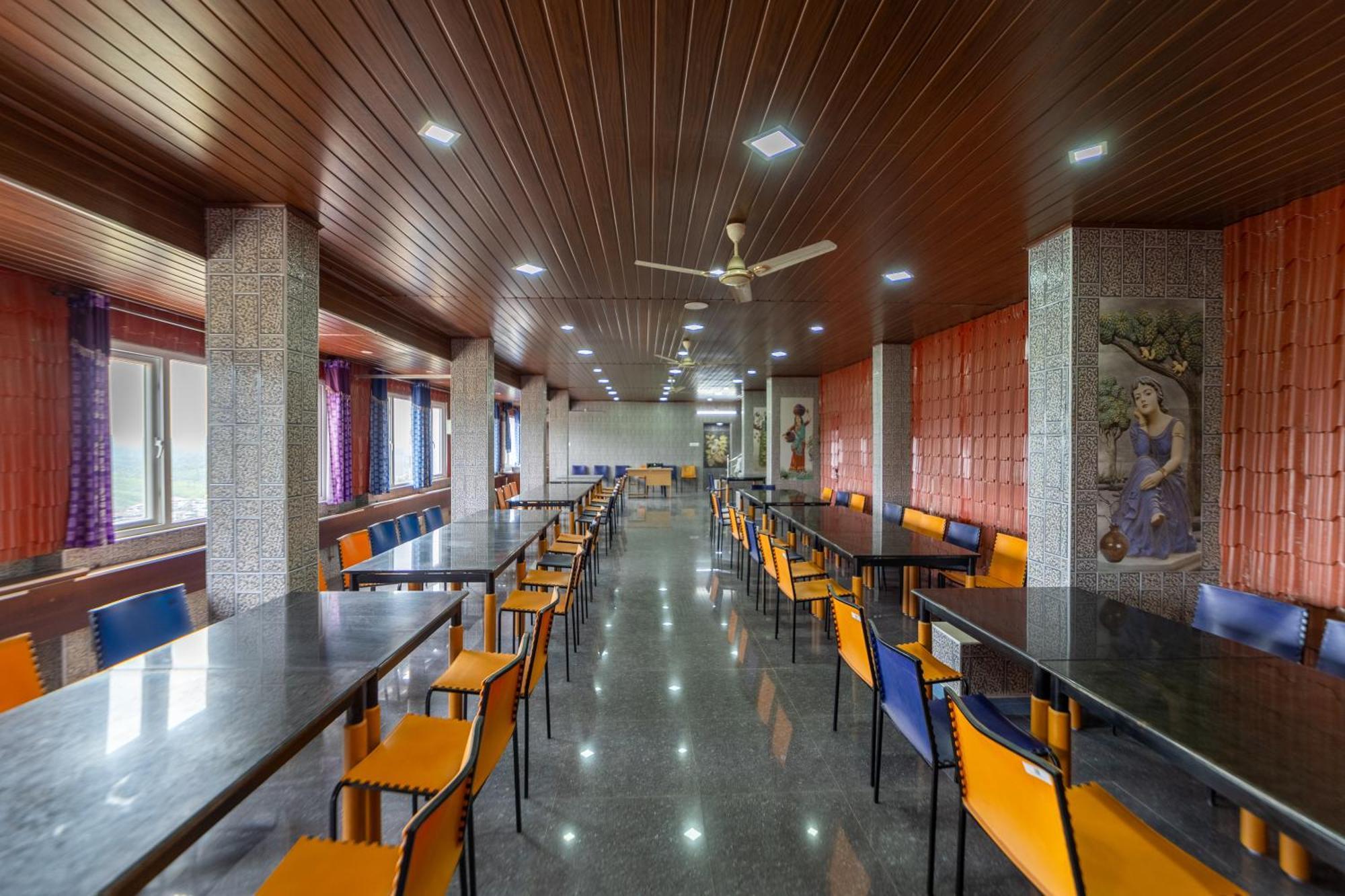 Sri Nandha Luxury Comforts Vālpārai Exterior foto