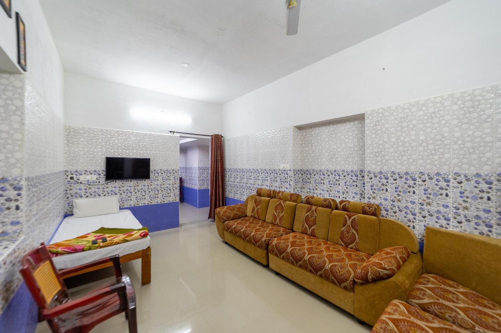 Sri Nandha Luxury Comforts Vālpārai Exterior foto