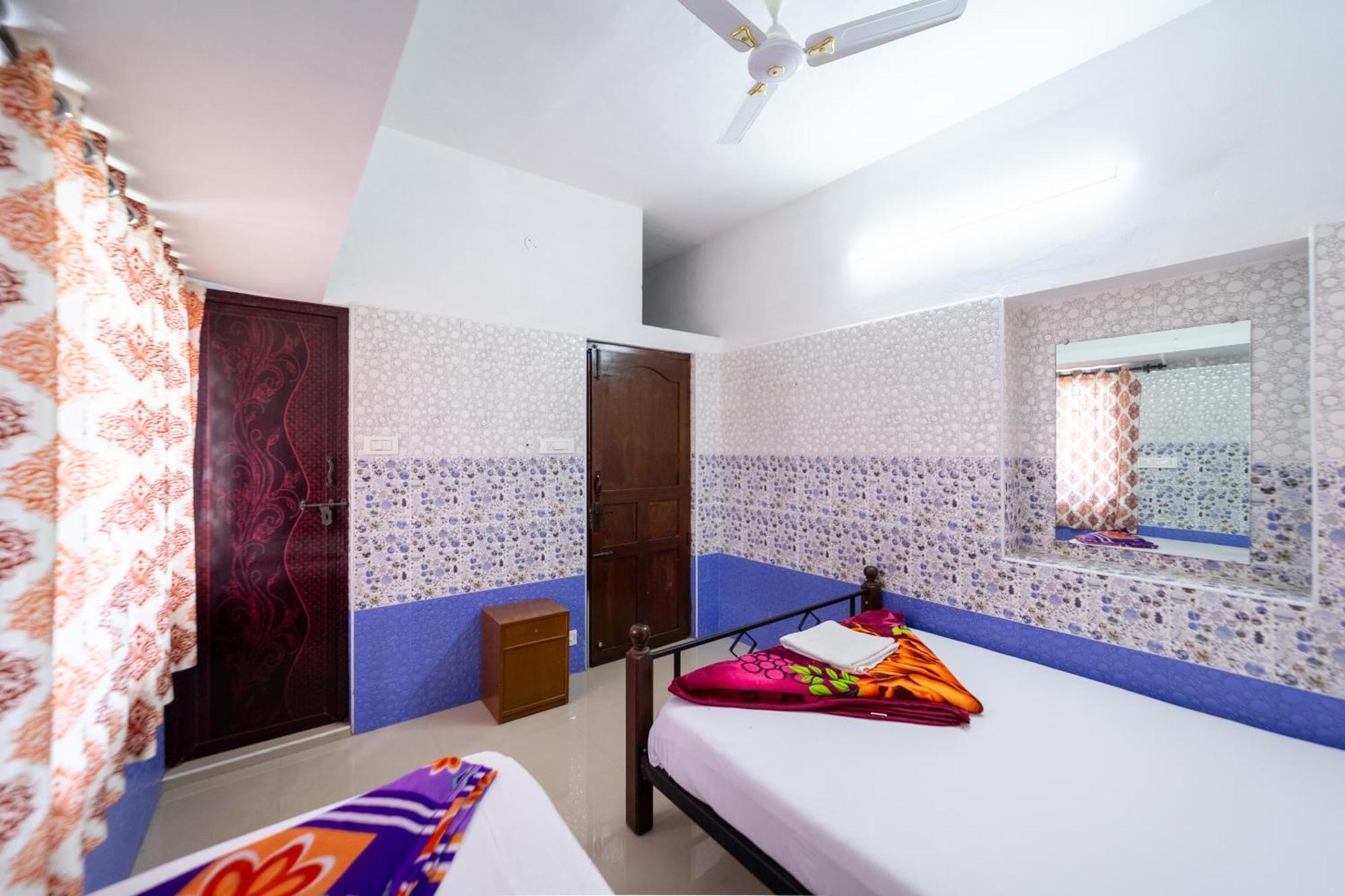 Sri Nandha Luxury Comforts Vālpārai Exterior foto